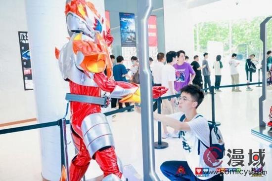 铠甲勇士-星曜诀醒超燃登场，中国英雄风靡魔都！