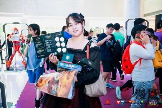 铠甲勇士-星曜诀醒超燃登场，中国英雄风靡魔都！