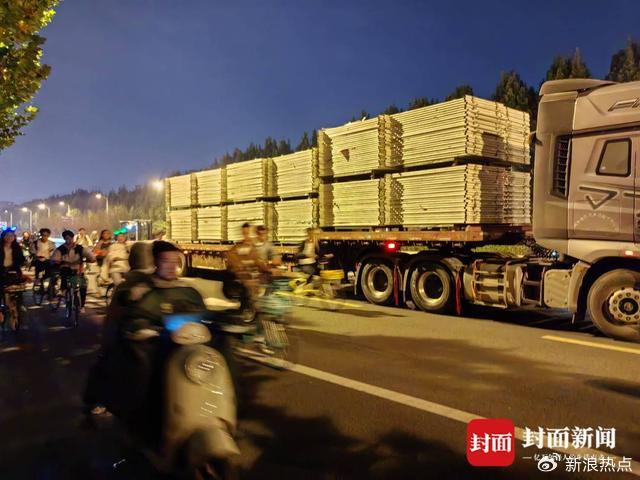 “夜骑开封”被按下暂停键  郑开大道非机动车道临时全线禁行