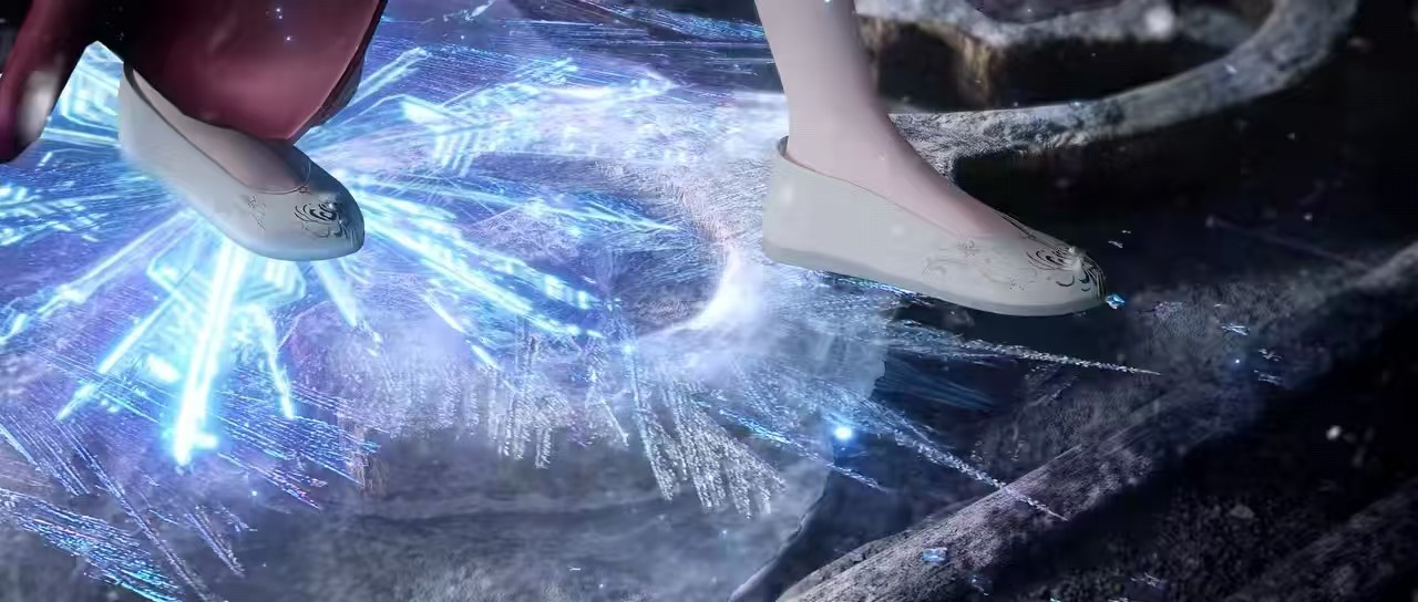 红蝶强势回归，迈步姿势太性感，侧身时尽显身材规模，比女主还美