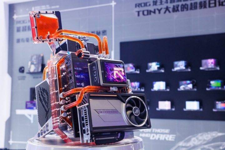 BW2025 ROG玩+乐园 华硕显卡引爆次元狂欢