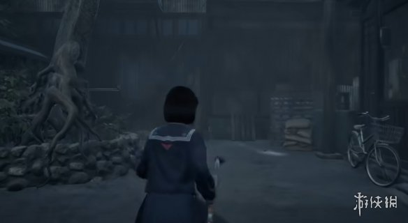 《寂静岭f》跨肩包位置介绍